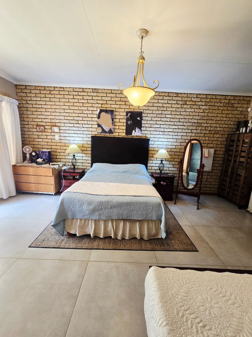 4 Bedroom Property for Sale in Flamwood North West